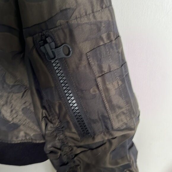 Woman’s jacket, Blanc Noir size, medium camouflage, military green - Picture 5 of 7